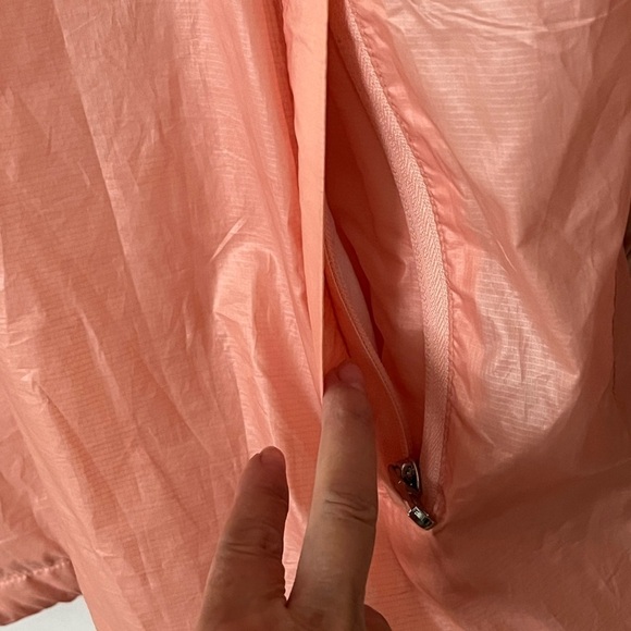 KITH Powell 1/4 Zip Windbreaker Pnk, Ronnie Fieg Unveils KITH's "Volcano 2.0" S - Picture 6 of 15